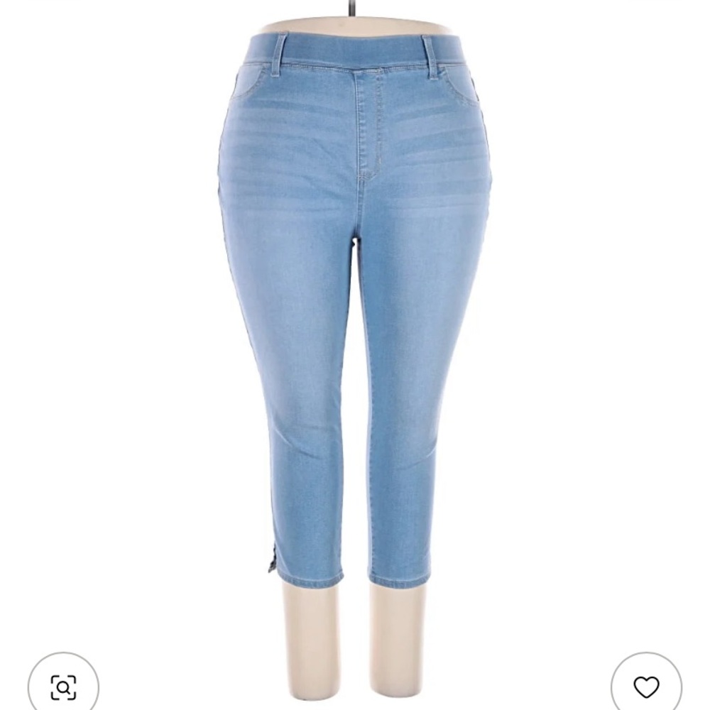 Lovely Blue Stonewashed Stretch Pull On Capri Style Jeggins